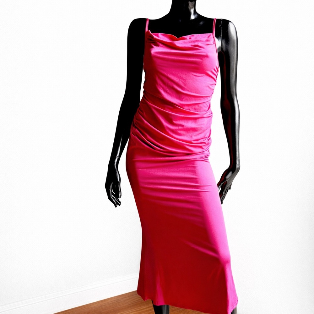 SHEIN Hot Pink Ruched Dress 💖 Bodycon / Party / Club, Flattering Fit, Size M